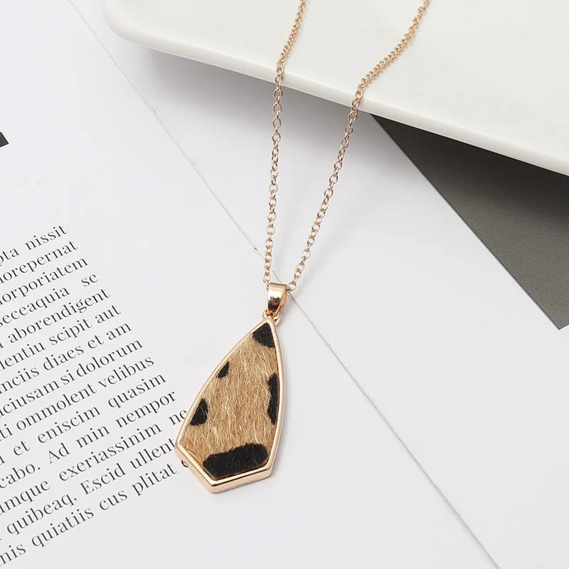 Acrylic Abalone Shell Leopard  - огляд і ціна Body Jewelry Brands